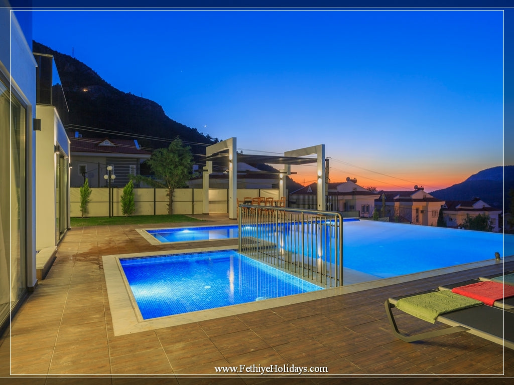A07-ANGEL CANADA VILLAS (12-PAX)