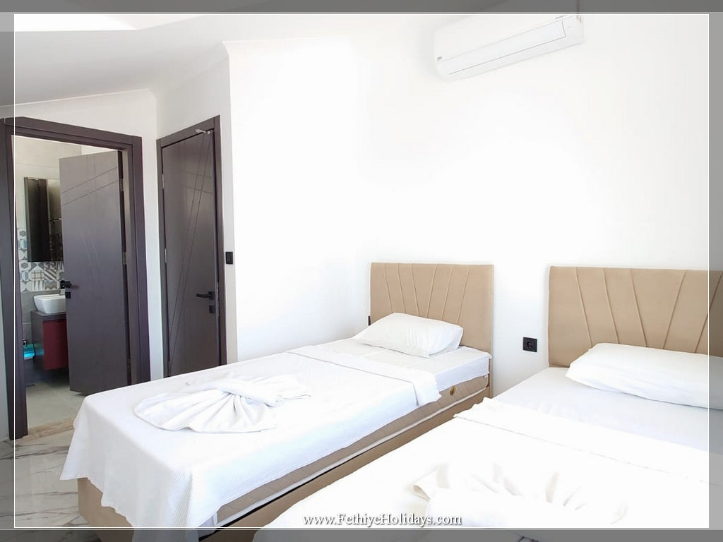 A16-ANGEL RUKE VILLAS ( 8-PAX)