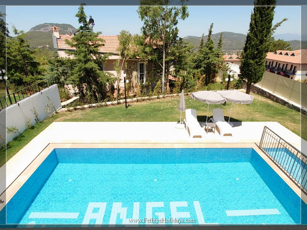 A16-ANGEL RUKE VILLAS ( 8-PAX)